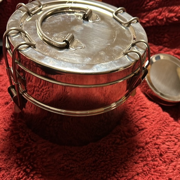 NWT To-Go Ware 2-Tier Stainless Steel Tiffin Lunch Box Plus Large Sidekick - Picture 7 of 8